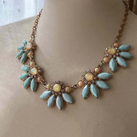 Charming Charlie statement necklace in a turquoise blue - Picture 2 of 9